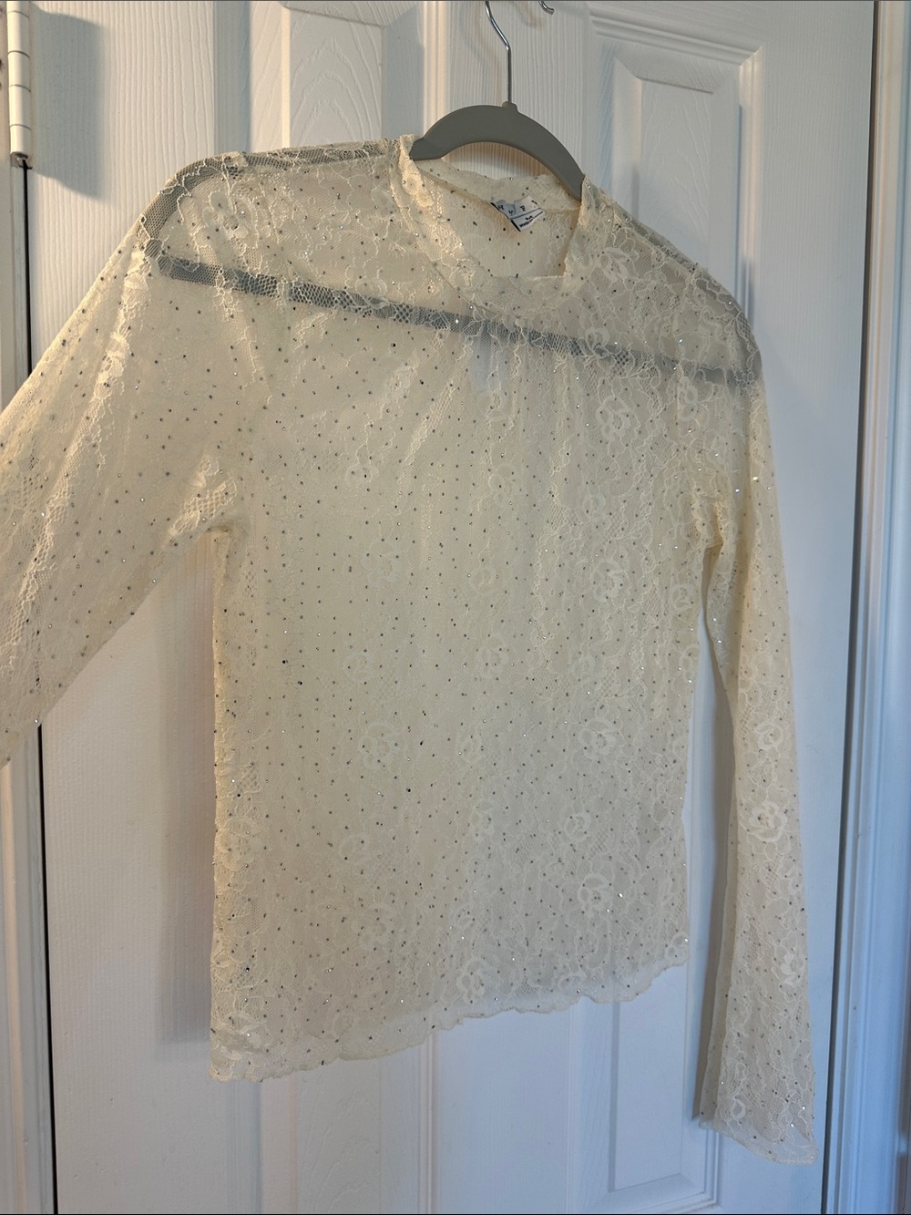 Cream Lace Long-Sleeve Top with Subtle Sparkle Medium NEW